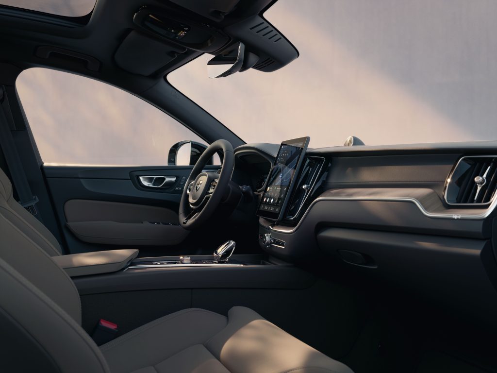 Refreshed Volvo XC60 interior 1024x768 1 1