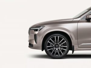 my26 xc90 ext side rim close up mhev 4x3 1024x768 1